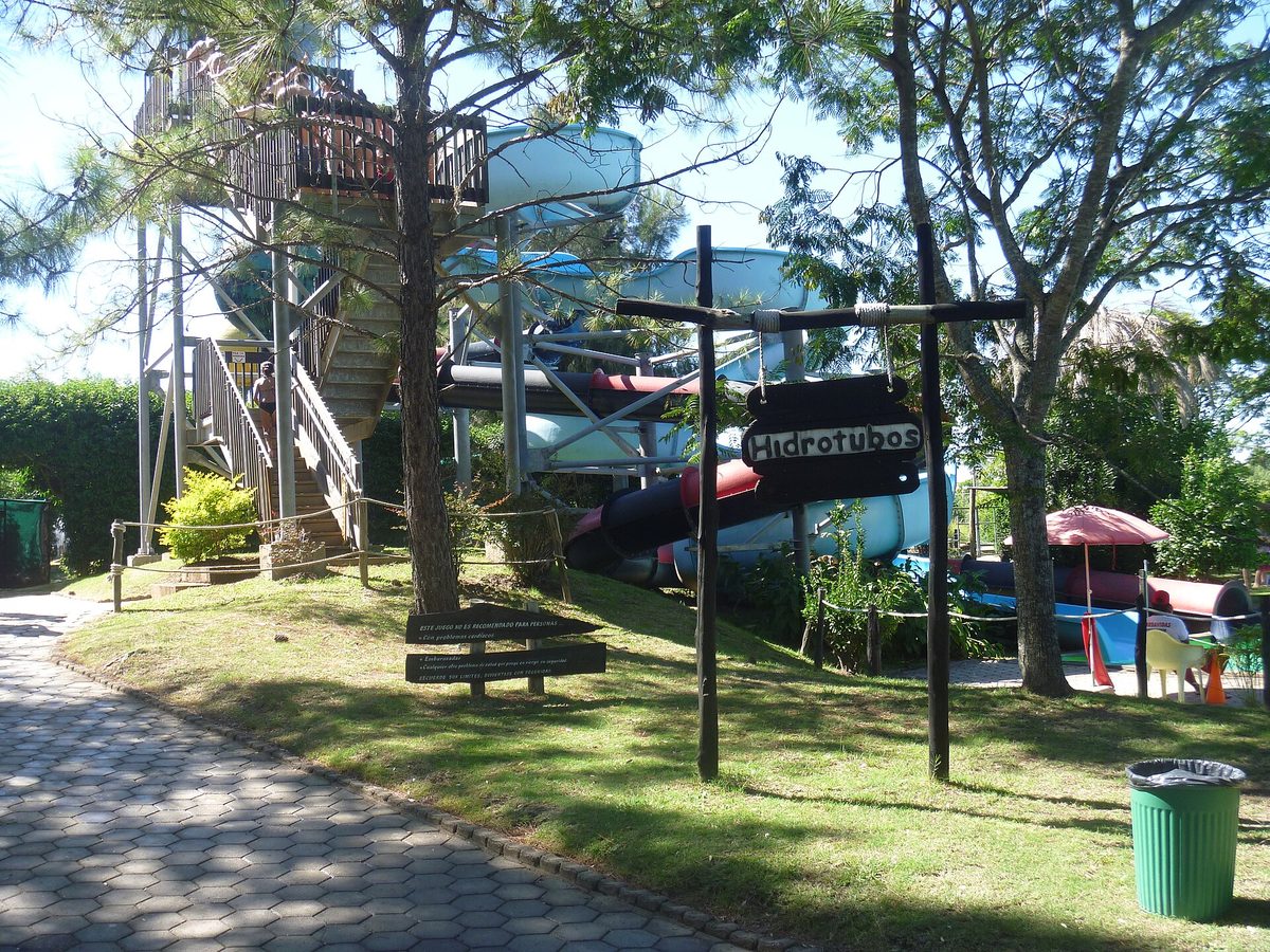 Water slides at the Acuamania thermal water park next to Termas del Dayman near Salto