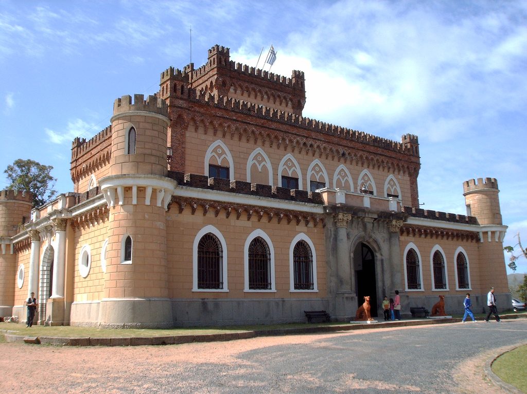 The Renaissance-style Castillo de Piria with its gardens at the foot of Cerro Pan de Azúcar