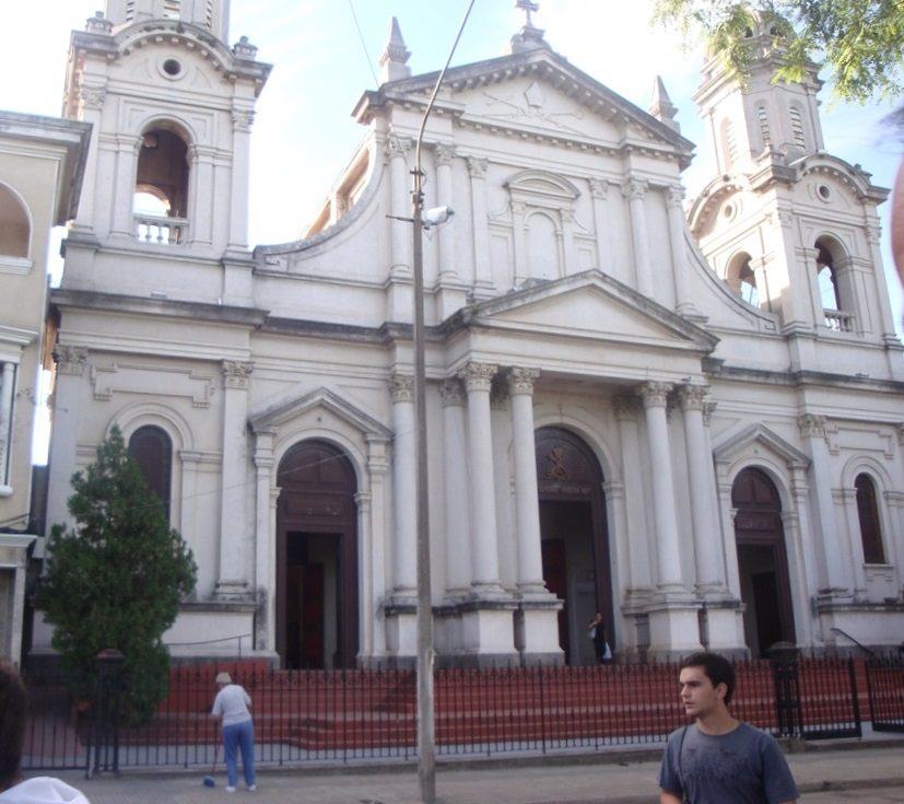 The cathedral of San Juan Bautista facing Plaza Artigas in Salto