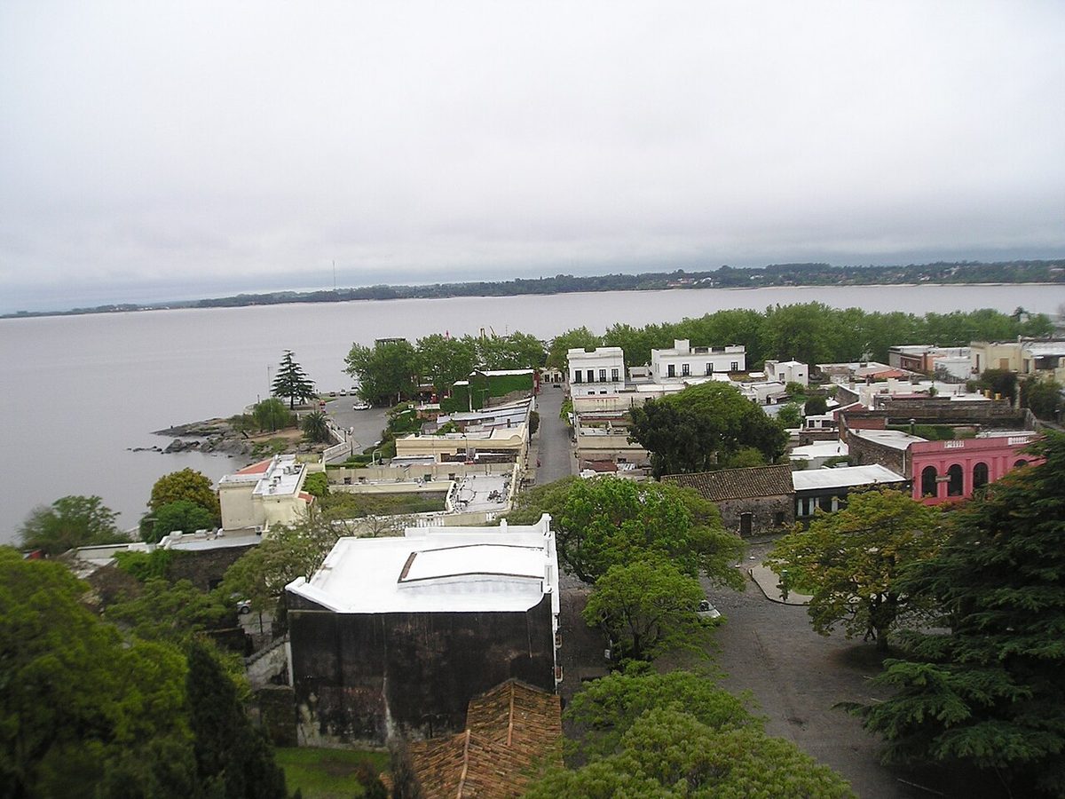 The 19th-century lighthouse of Colonia del Sacramento rising above the Río de la Plata