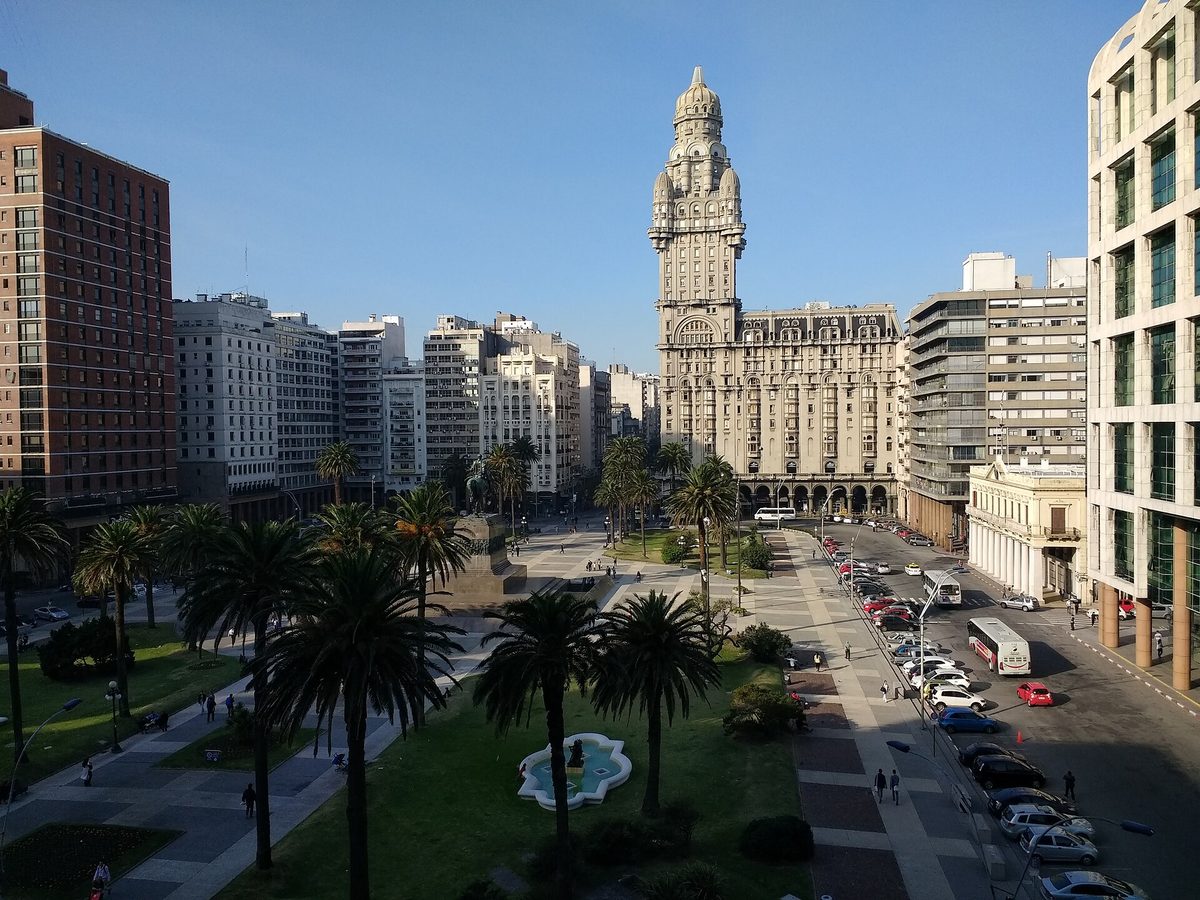 Plaza Independencia with Palacio Salvo, the starting point for things to do in Montevideo