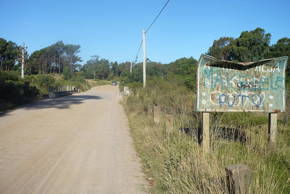 The coastal Ruta 10 running through the Rocha countryside toward Cabo Polonio