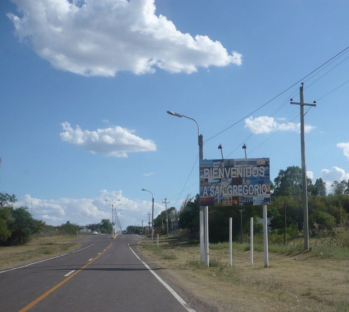 San Gregorio de Polanco, the lakeside town known for its open-air murals