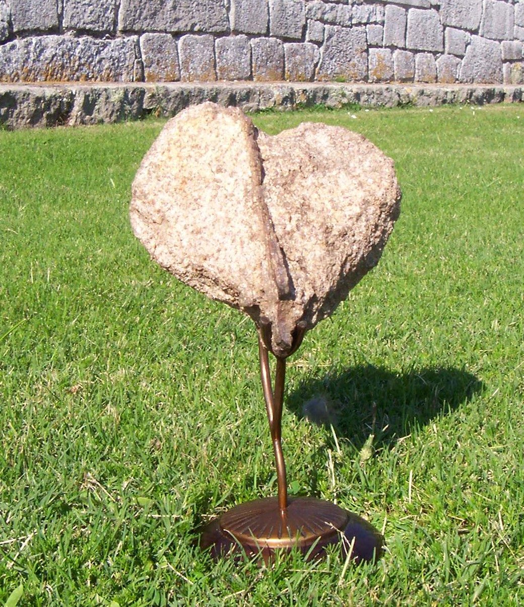 A heart-shaped garden planting in the grounds of Parque Nacional Santa Teresa, part of the park gardens and tree nursery