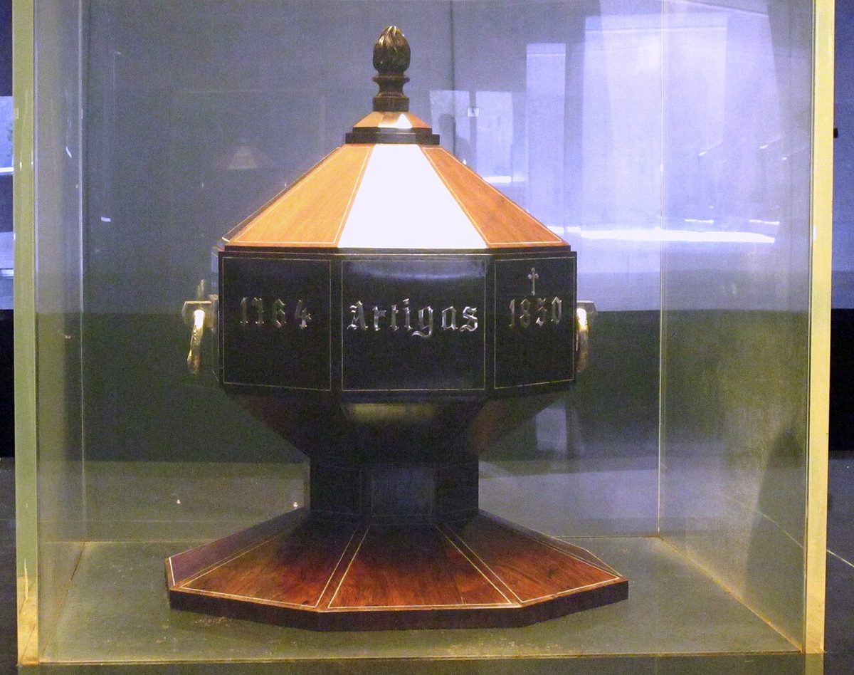 The urn holding the remains of national hero José Artigas in his mausoleum on Plaza Independencia, Montevideo